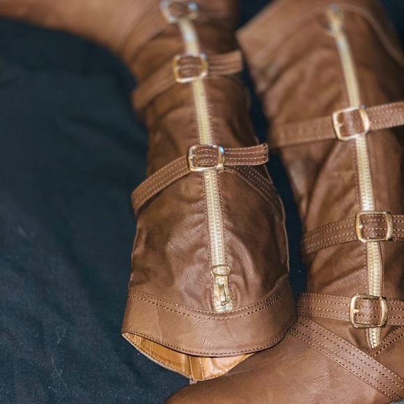 Boots - Picture 6 of 6